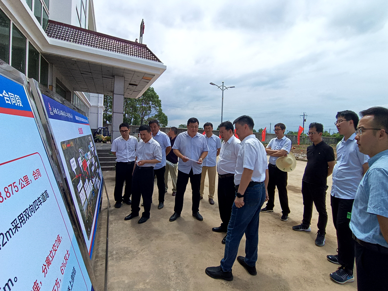 省鐵投公司副總經(jīng)理、蕪銅公路公司、皖江公司董事長(zhǎng)劉允超一行到銅商高速項(xiàng)目調(diào)研指導(dǎo)工作1